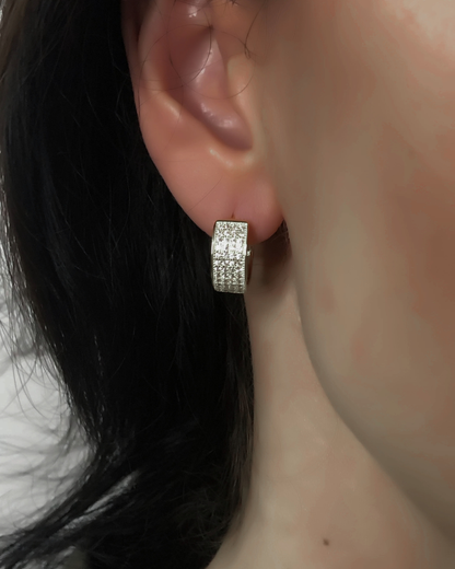 Orecchini cerchietto con pietre bianche in argento 925