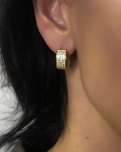 Orecchini cerchietto con pietre bianche in argento 925